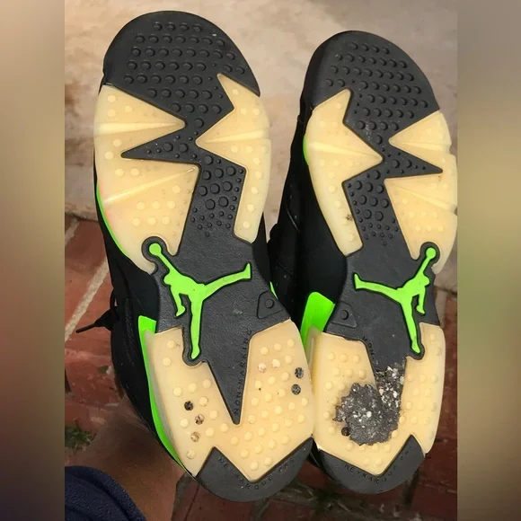 Air Jordan Retro 6 Electric Green GS Size 5.5Y / 7 Wmns